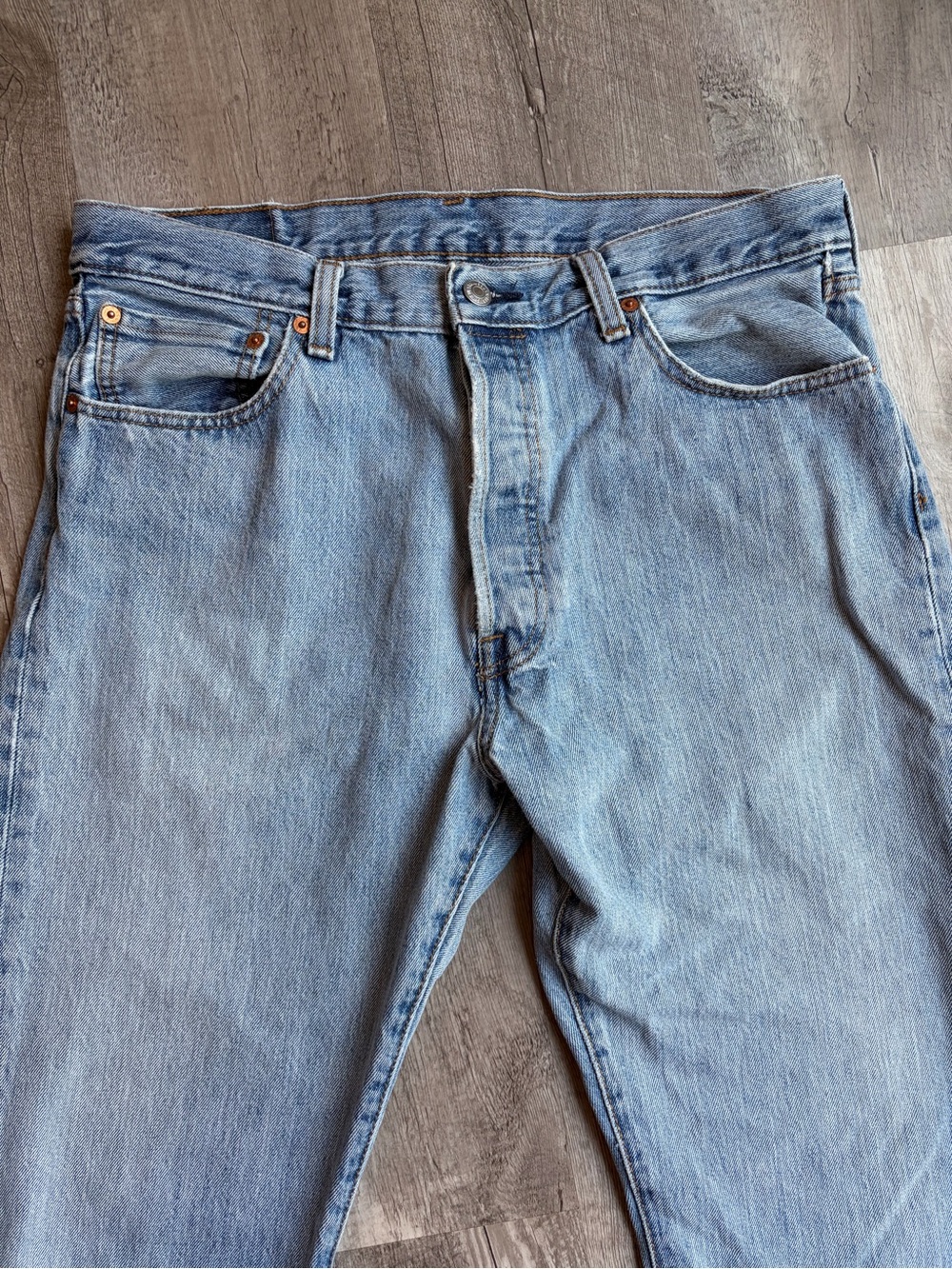 Levi’s 501 - 1993 Classic High-Rise Straight Leg Jeans - Light Blue- vintage - Picture 7 of 16